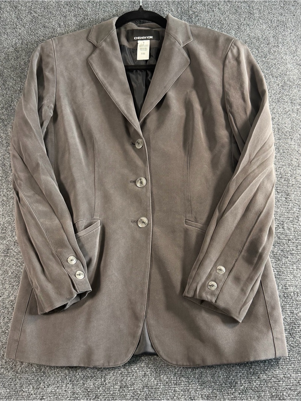Jones New York 100% Silk Gray Triple Button Blazer Jacket Size 4 Office Business